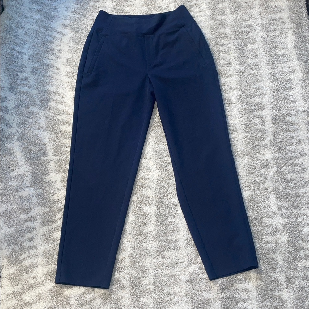 Athleta Women's Navy Blue Cropped Pants - Like New - Picture 4 of 6